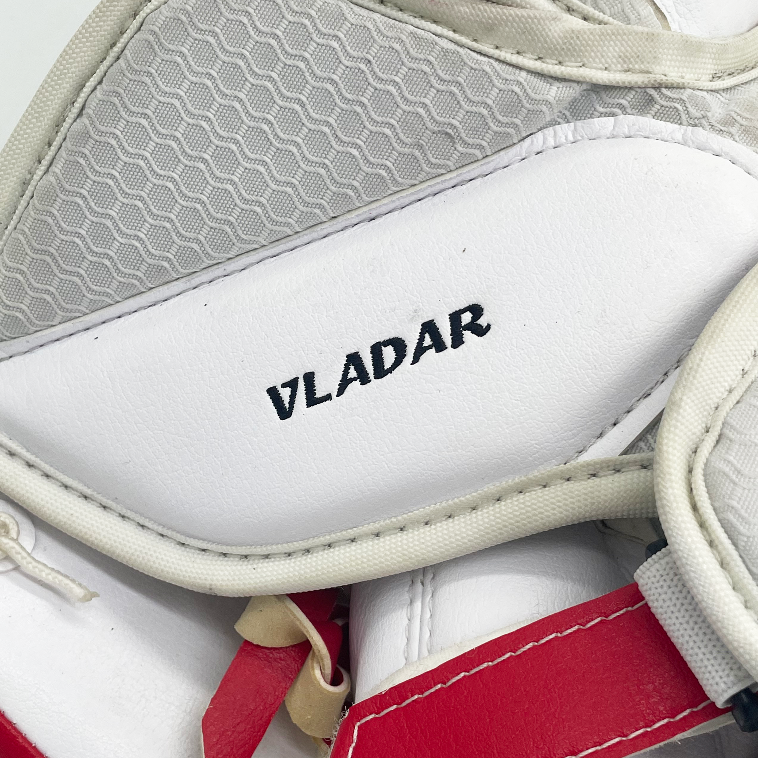 Bauer Supreme Mach - Gant de gardien Pro Stock d'occasion - Dan Vladar (blanc/rouge)